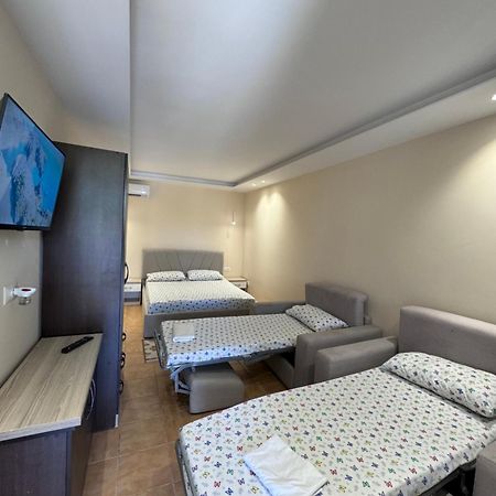 Vila Cano Hotel Durres Bagian luar foto