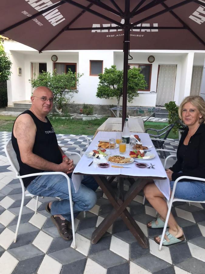 Vila Cano Hotel Durres Bagian luar foto