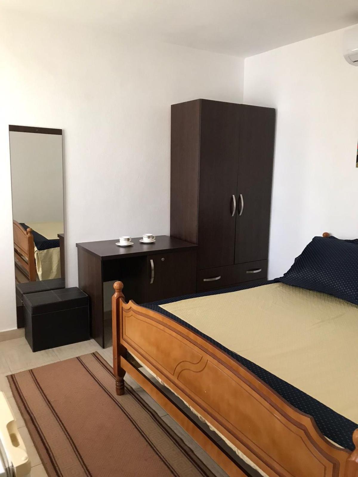 Vila Cano Hotel Durres Bagian luar foto
