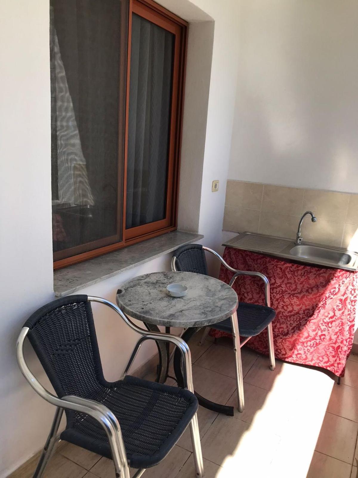 Vila Cano Hotel Durres Bagian luar foto